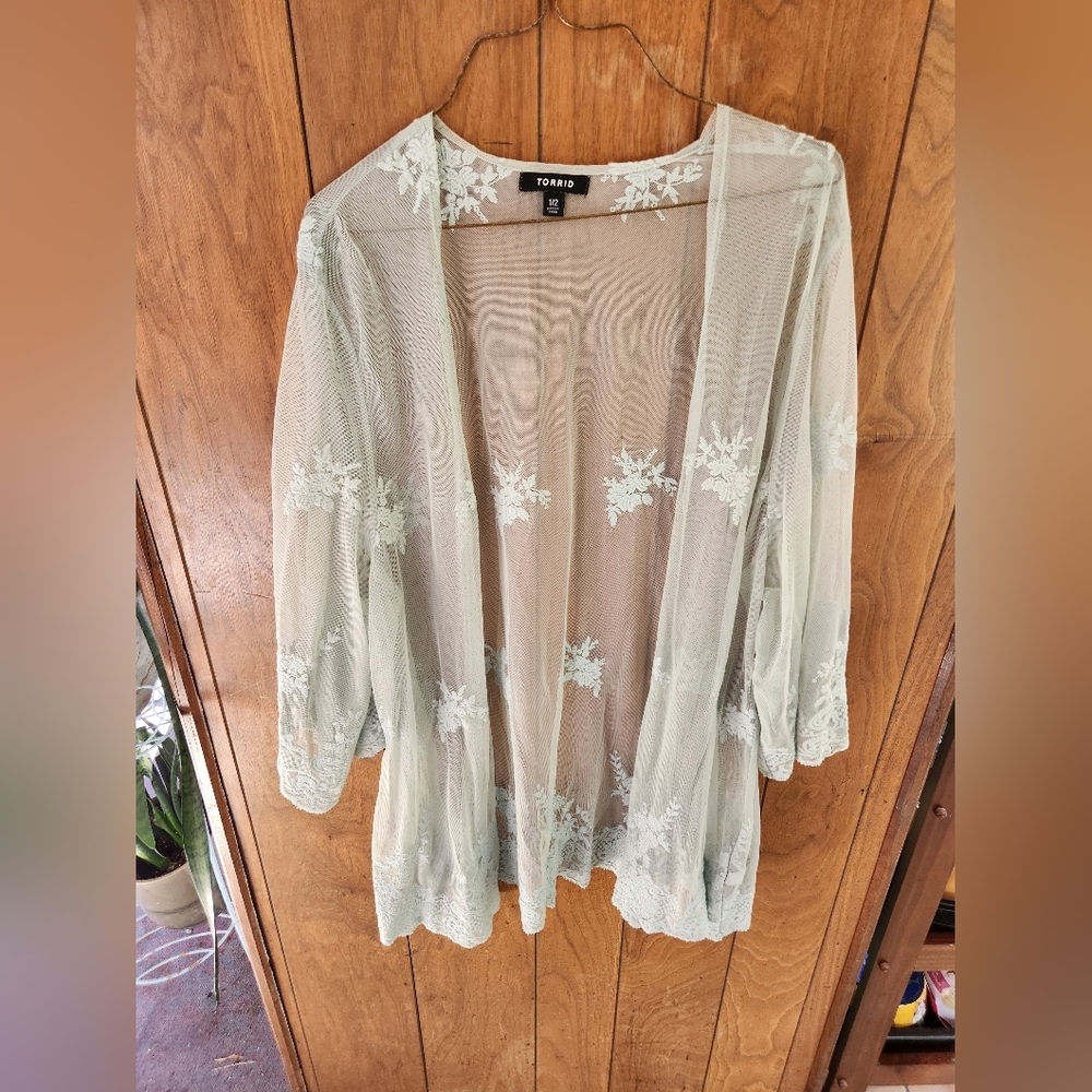 Torrid Lace Kimono Cover, 16-18
